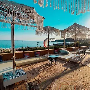 Отель Oyster Residences - Adult Only