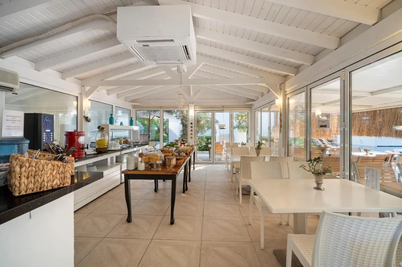 Costa Sariyaz Hotel Бодрум 3*,